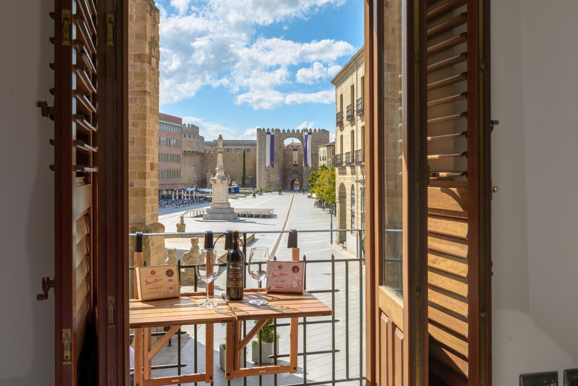 Balcony View To Avila'S Alcazar ภายนอก รูปภาพ