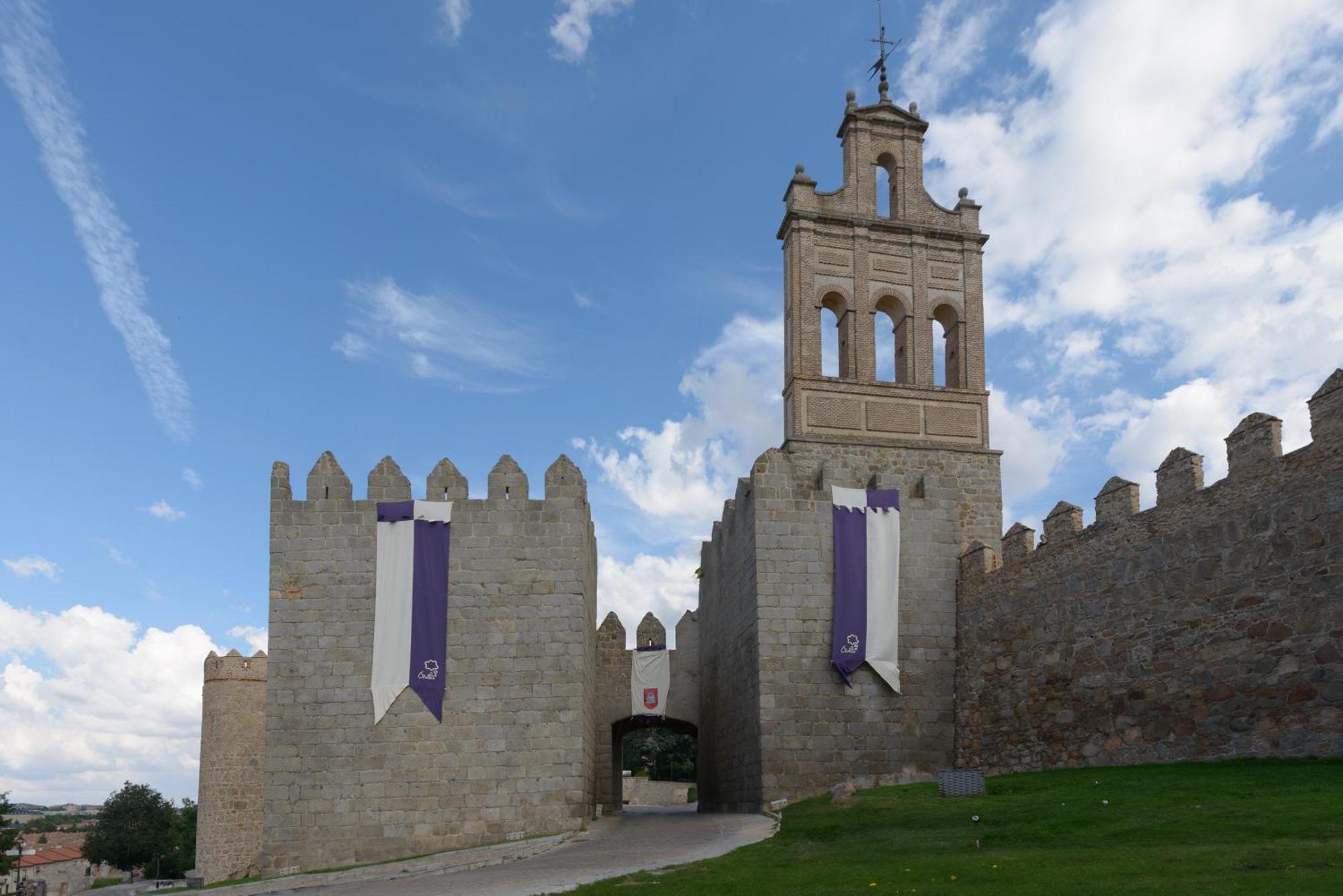 Balcony View To Avila'S Alcazar ภายนอก รูปภาพ